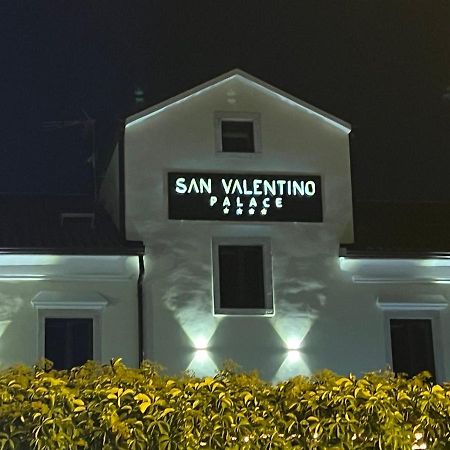 Hotel Palace San Valentino Umag Extérieur photo