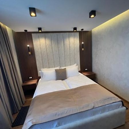 Hotel Palace San Valentino Umag Extérieur photo