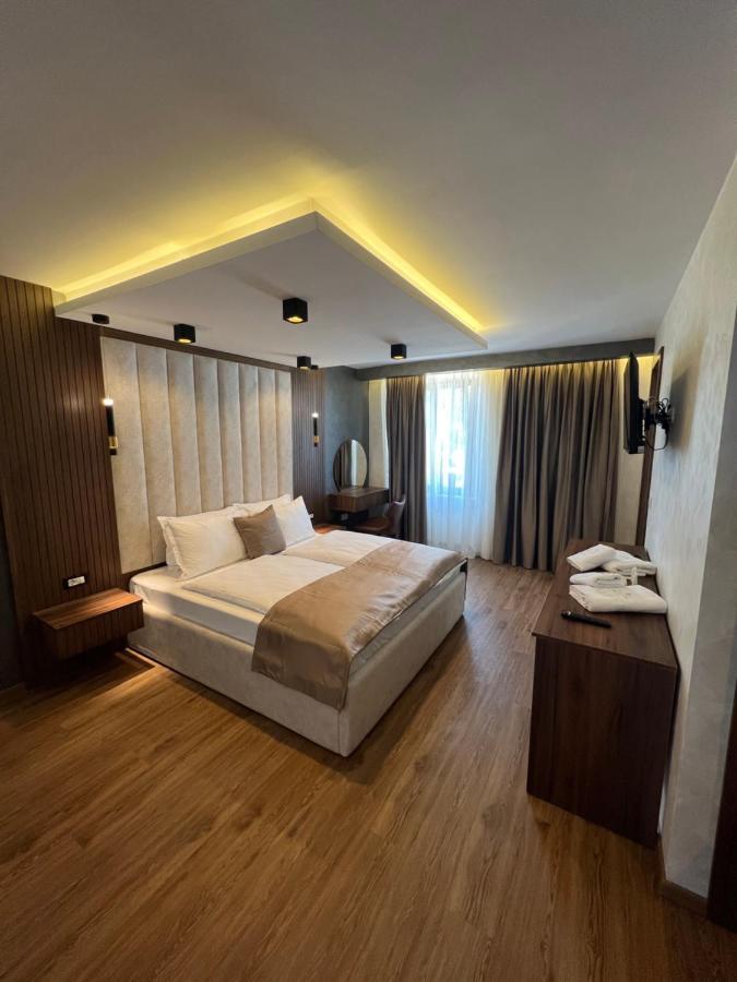 Hotel Palace San Valentino Umag Extérieur photo