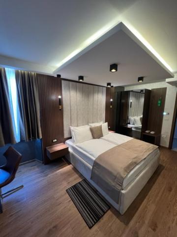 Hotel Palace San Valentino Umag Extérieur photo