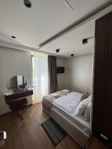 Hotel Palace San Valentino Umag Extérieur photo